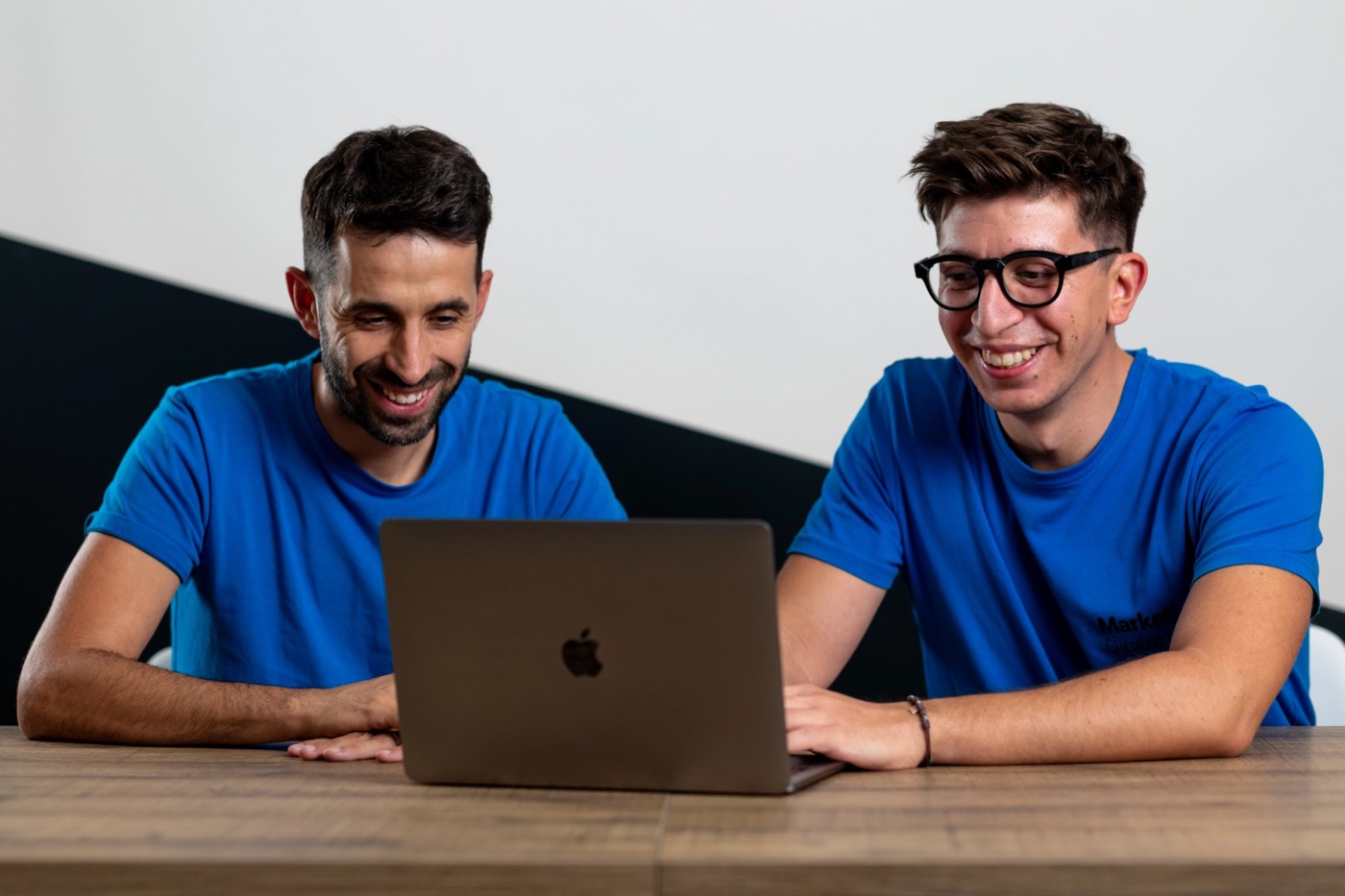 Andrea Bosetti al lavoro con il team di Marketing Digital Mind